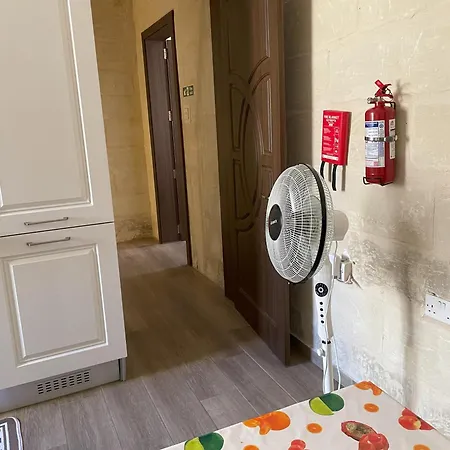 For 3 In Hamrun- Ideal For Students, Family Or Vacation 게스트하우스