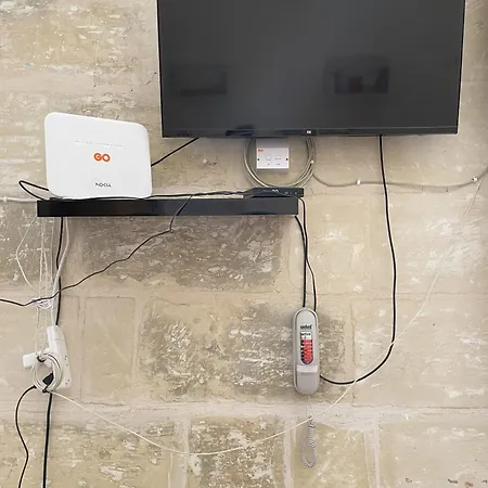 For 3 In Hamrun- Ideal For Students, Family Or Vacation *