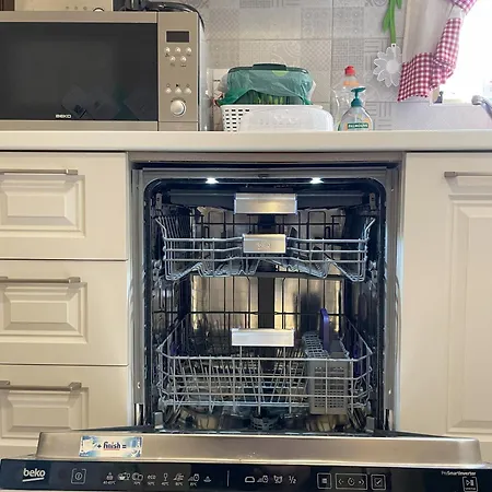 For 3 In Hamrun- Ideal For Students, Family Or Vacation 게스트하우스 *