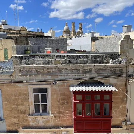 게스트하우스 For 3 In Hamrun- Ideal For Students, Family Or Vacation