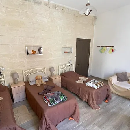 For 3 In Hamrun- Ideal For Students, Family Or Vacation