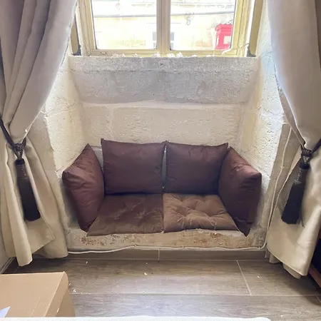 For 3 In Hamrun- Ideal For Students, Family Or Vacation Guest house *