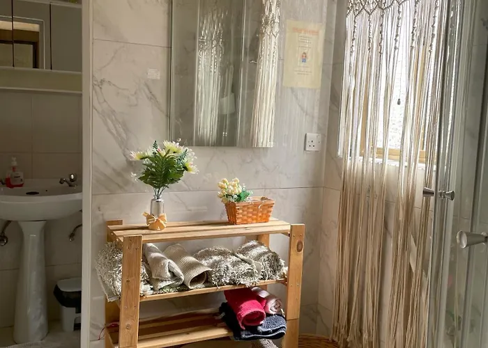 Gasthof For 3 In Hamrun- Ideal For Students, Family Or Vacation