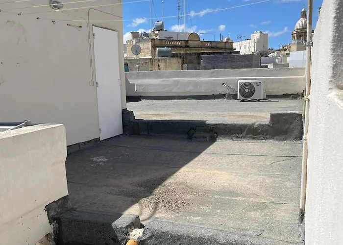 Gasthof For 3 In Hamrun- Ideal For Students, Family Or Vacation Hamrun