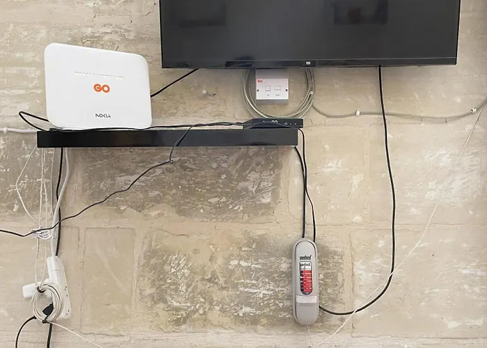 For 3 In Hamrun- Ideal For Students, Family Or Vacation *